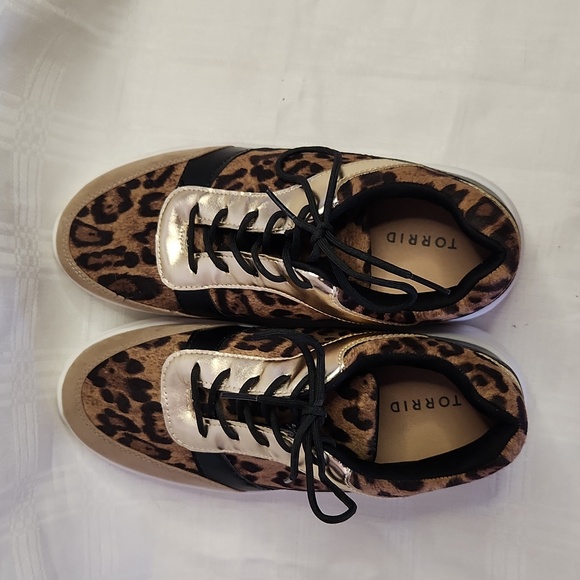 Torrid Women's Sneakers Cheetah Print Chunky Faux Leather Size 7.5 Wide - Picture 6 of 7